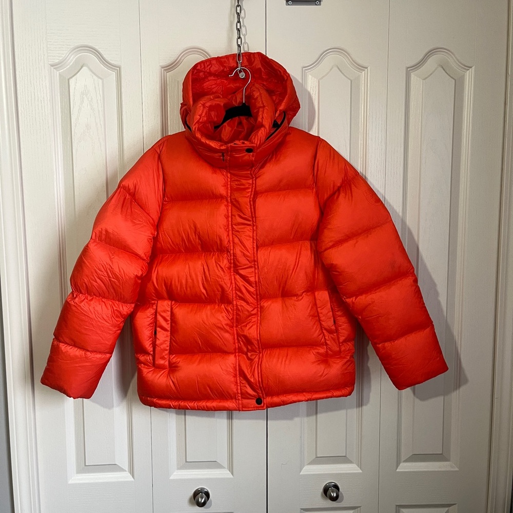 NWOT Women’s Roots Super Puff style Puffer Jacket Orange Sz. M